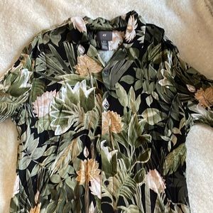 HM short sleeve button up